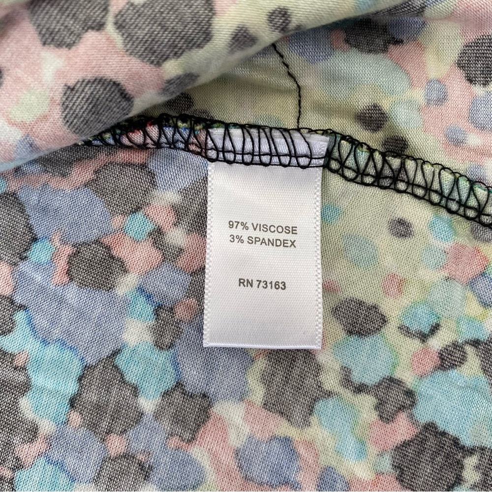 Cable & Gauge Women’s Deep V-neck 3/4 Sleeve Multi Color Top - Picture 5 of 5